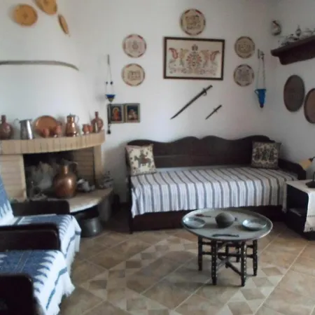 Lalarous & Σκύρος