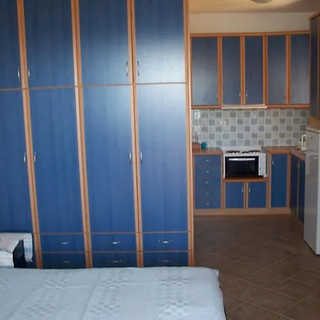 Lalarous & Σκύρος