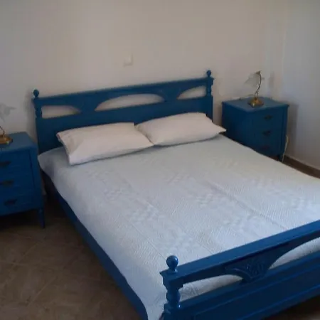 Lalarous & Πανσιόν