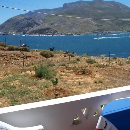 Lalarous & Πανσιόν 4*