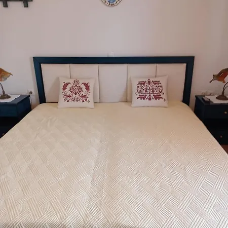 Lalarous & Σκύρος