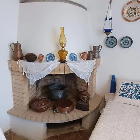 Lalarous & Guest house *