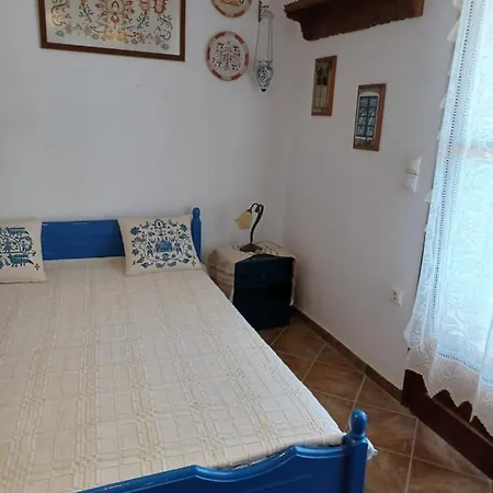 Lalarous & Πανσιόν 4*