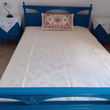 Πανσιόν Lalarous &