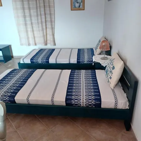 Lalarous & Πανσιόν