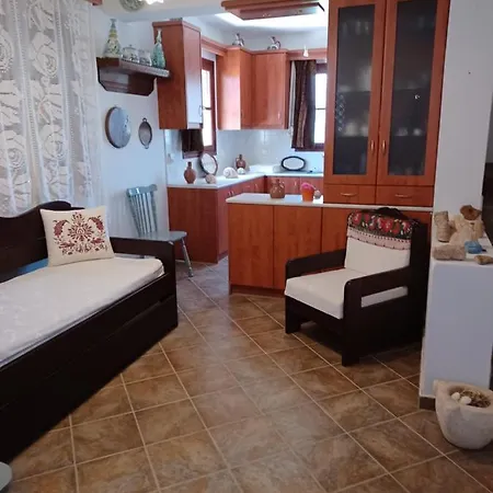 Lalarous & 4* Σκύρος