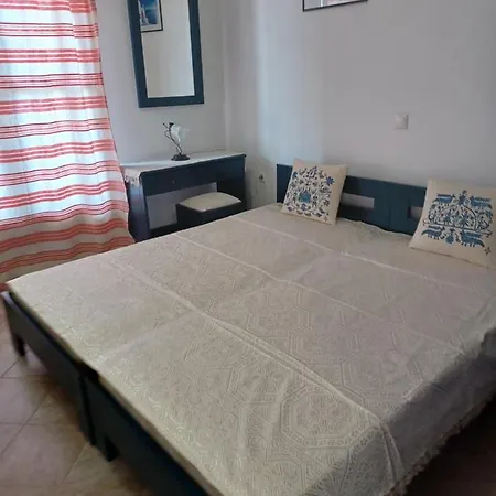 Lalarous & Guest house Skyros