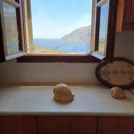 Lalarous & Πανσιόν