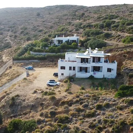 Lalarous & Guest house Skyros