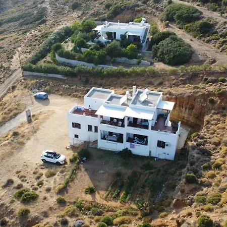 Lalarous & Πανσιόν 4*