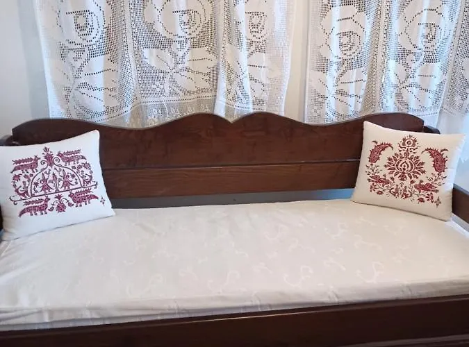 Lalarous & 4* Skyros