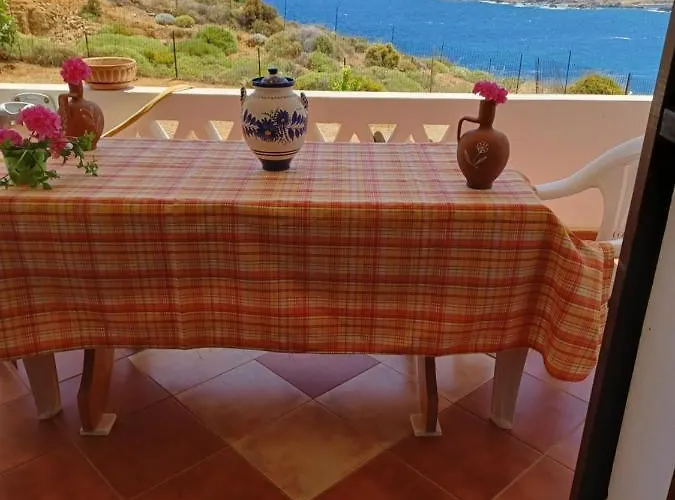 Lalarous & Maison d'hôtes Skyros