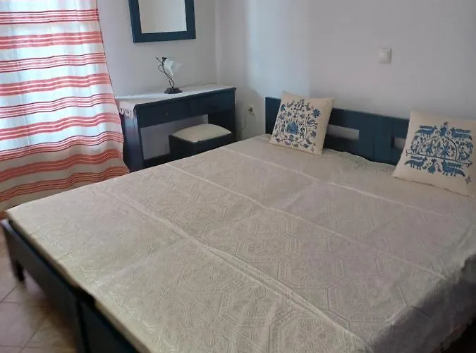 Lalarous & Maison d'hôtes Skyros