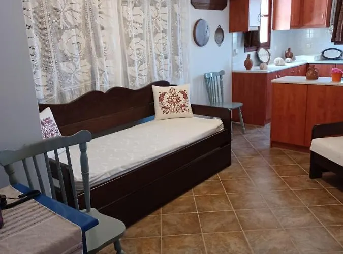 Lalarous & 4* Skyros